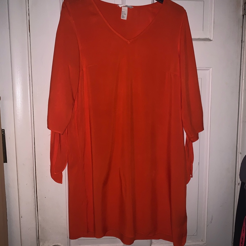 Orange Dress 🍊 - Picture 3 of 8